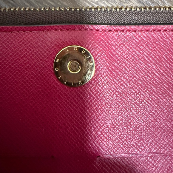 Louis Vuitton Monogram Wallet - Picture 6 of 7